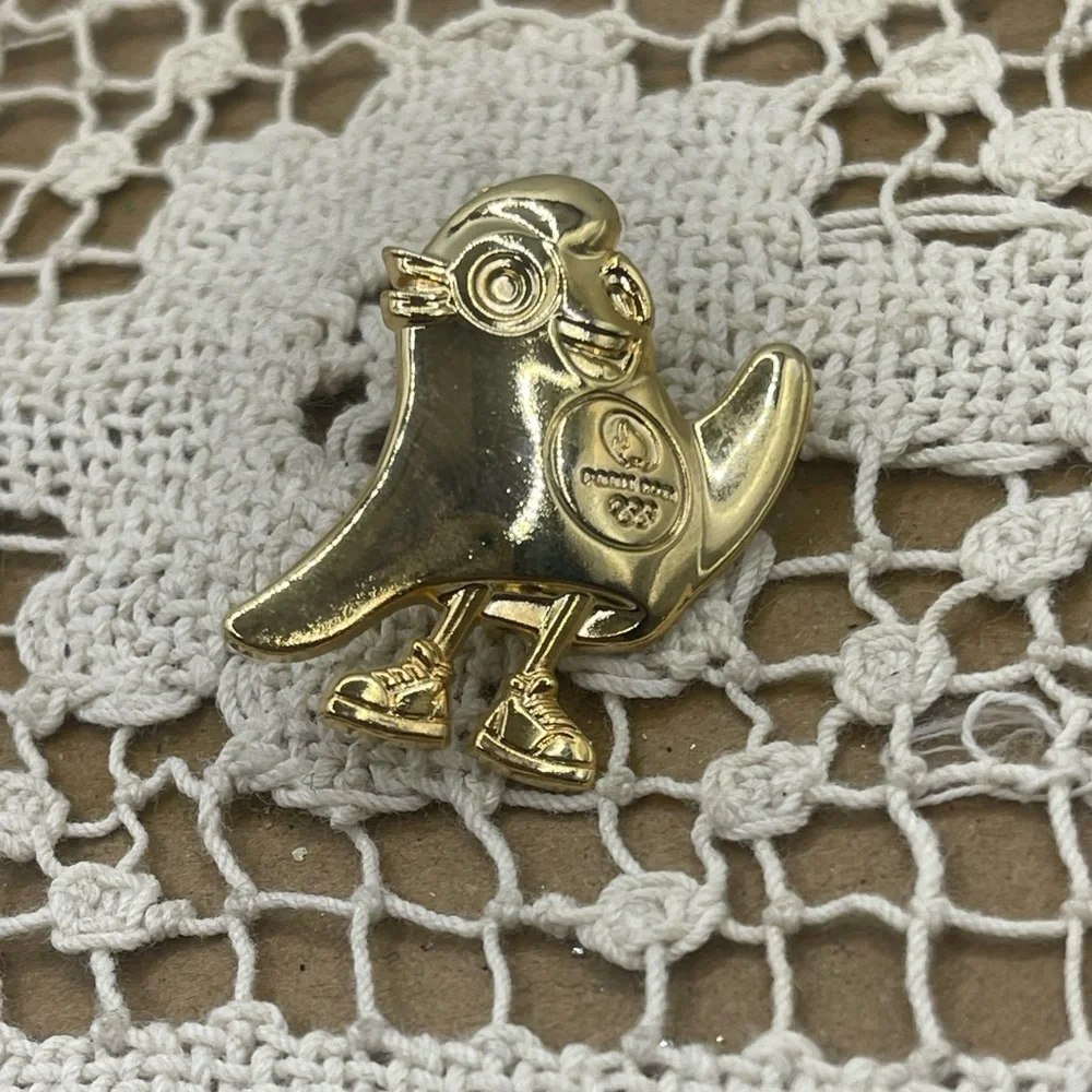 N/A charming gold